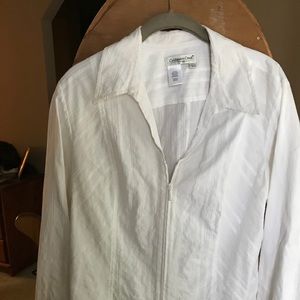 Blouse with zipper front